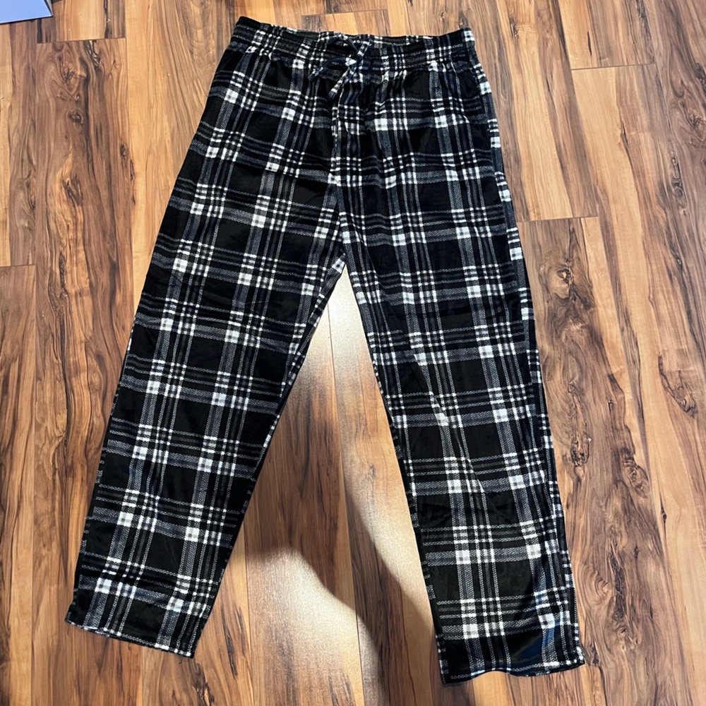Preswick & Moore Monochrome Plaid pjs